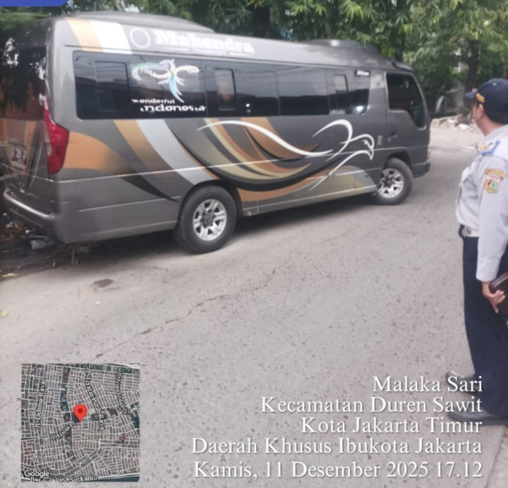 Sudin Perhubungan Jakarta Timur Lakukan Penertiban Parkir Liar di Jalan Wijaya Kusuma I, Duren Sawit