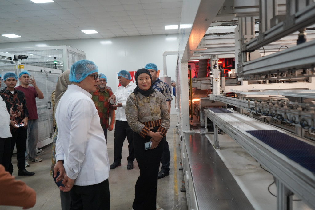 Tembus Pasar Amerika Serikat: Panel Surya Buatan Batam Mulai Perjalanan Global Senilai USD 20,7 Juta