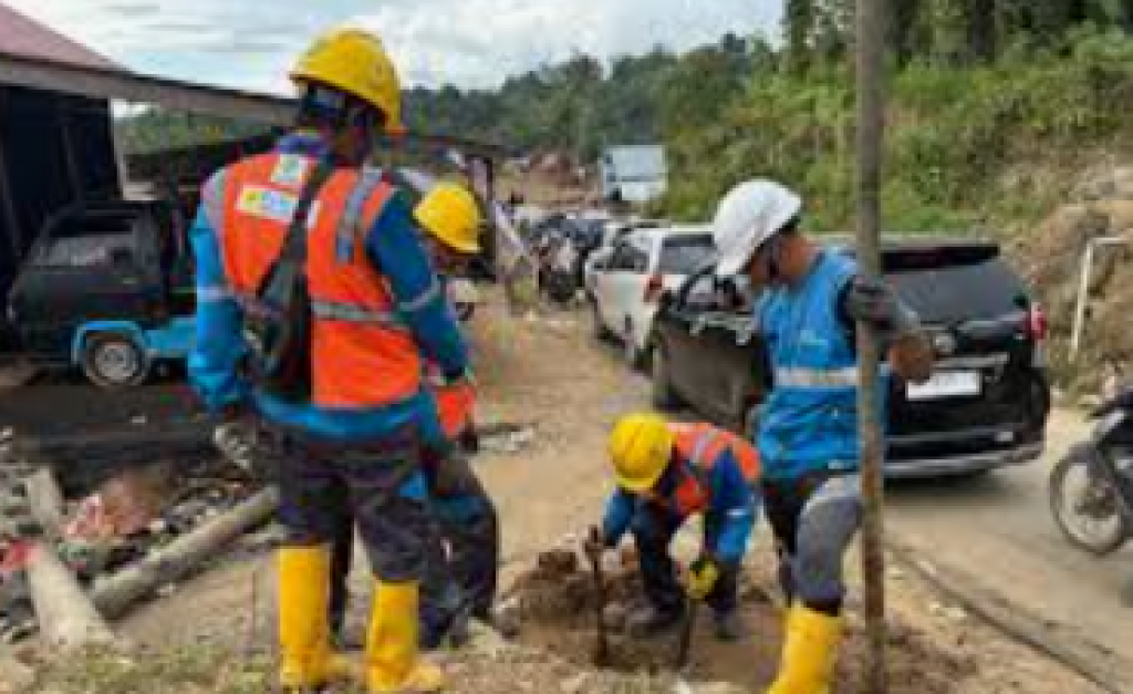 Terang Kembali Menyapa, PLN Bangkitkan Harapan dan Air Mata Haru di Sumbar