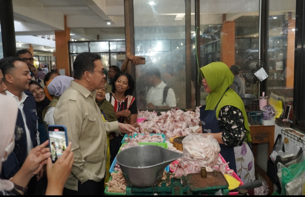 Tinjau Bapok di Surakarta Jelang Nataru, Mendag: Stok Cukup dan Harga Stabil