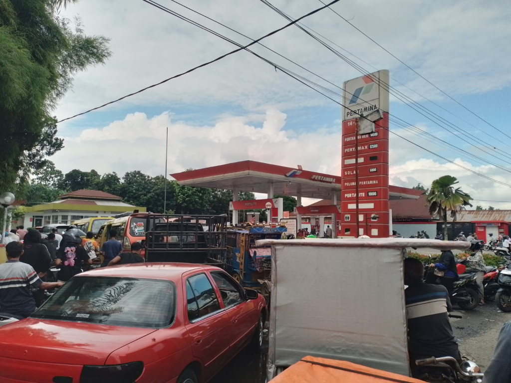 UMPS Pertamina Enggan Informasikan Kuota Distribusi BBM di Binjai,  Antrian Panjang SPBU Masuk H ke 5