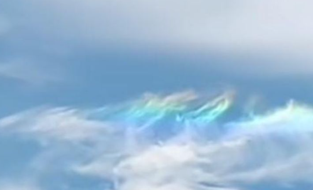 Viral! Langit Kalteng Berkilau Warna-warni, BMKG Pastikan Bukan Tanda Bencana