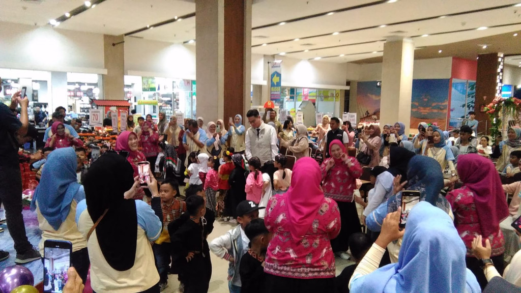 Wabup Sumedang Hadiri Pembukaan "Gebyar Pentas Seni TK Al Kautsar" di Asia Plaza Sumedang