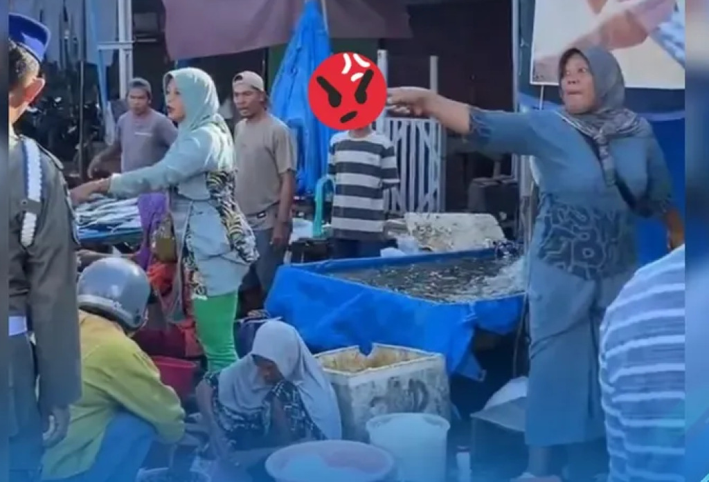 Wali Kota Bengkulu Ajak Warga Belanja di Dalam Pasar
