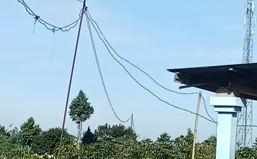 Warga Minta PLN Perbaiki Jaringan Listrik di Panji Dabutar Dairi