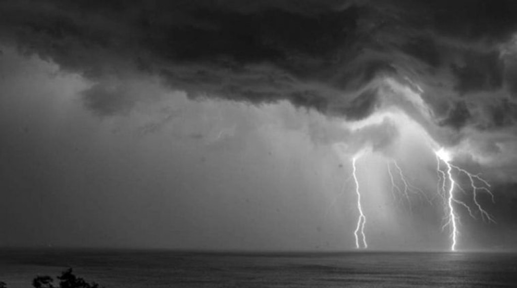 Waspada Akhir Tahun Puncak Cuaca Ekstrem, BMKG Kasih Peringatan Ini