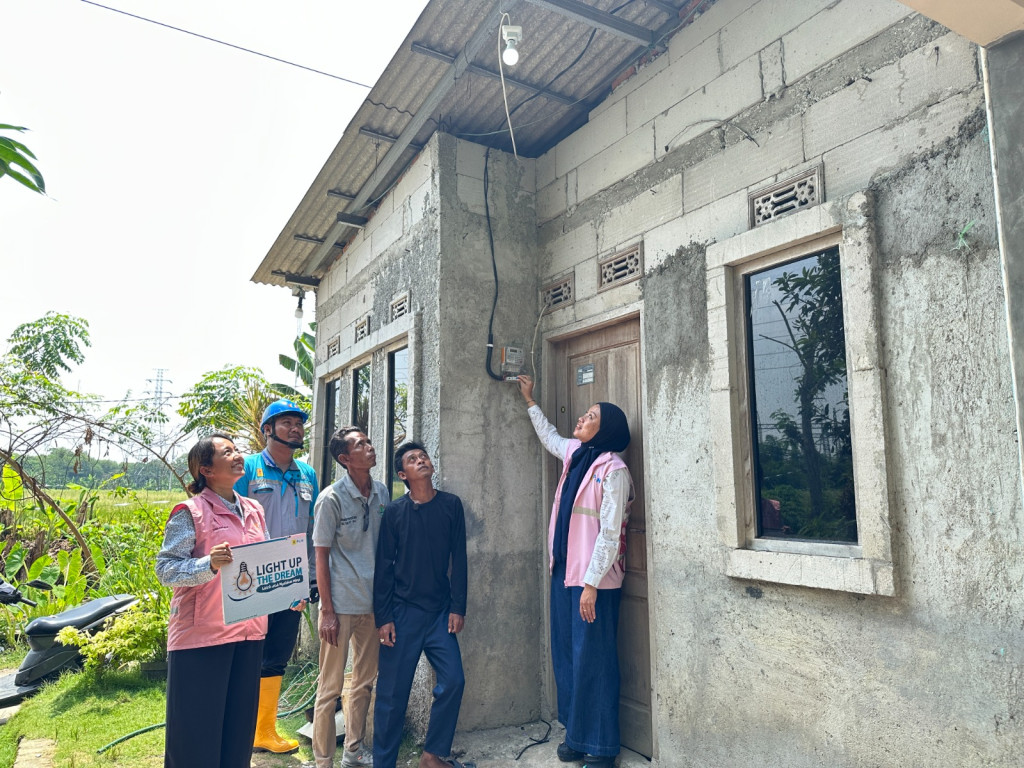 Wujud Nyata Kepedulian, PLN UP3 Depok Bantu Tingkatkan Kualitas Hidup Warga Lewat Listrik Gratis