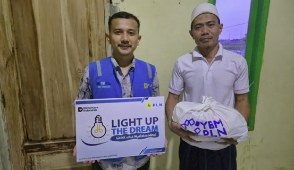Wujud Nyata untuk Rakyat, PLN Sambung Listrik Gratis Rumah Ibadah di Bekasi