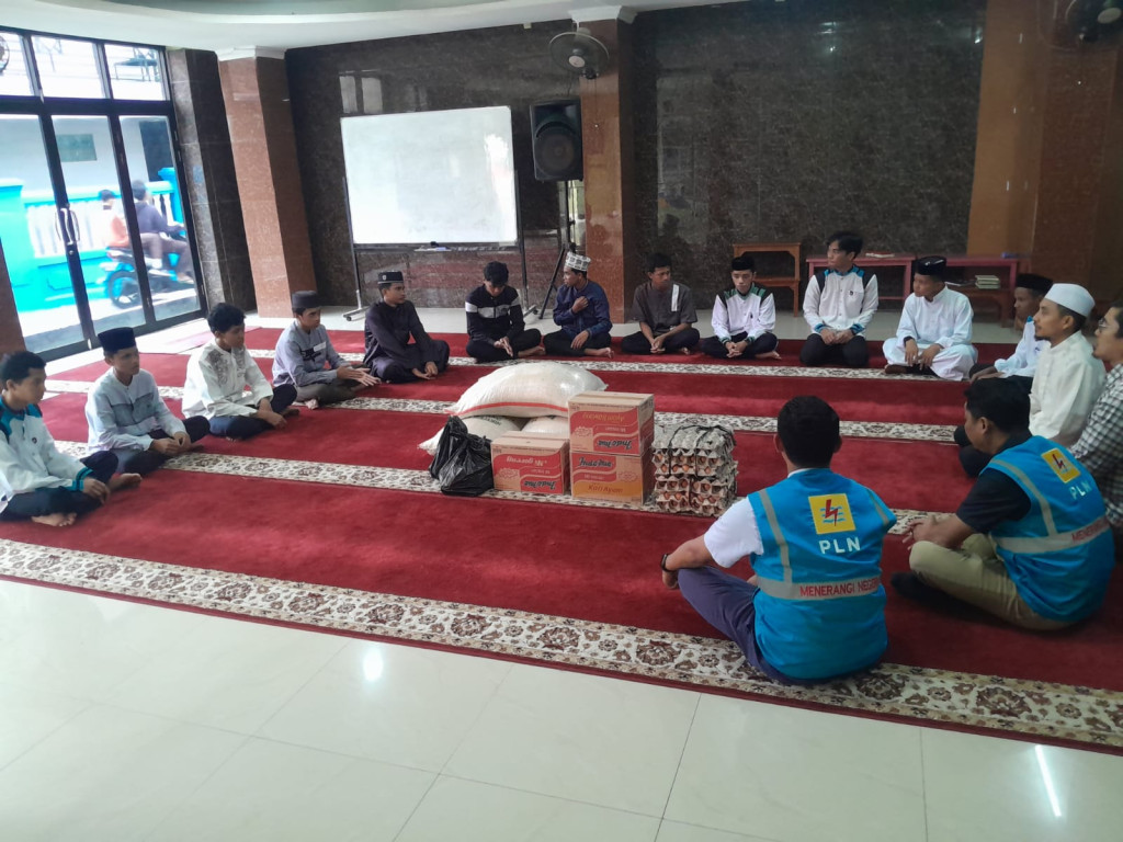YBM PLN UP3 Bekasi Tebar Keberkahan di Yayasan Rumah Qur’an Al-Furqon Bekasi
