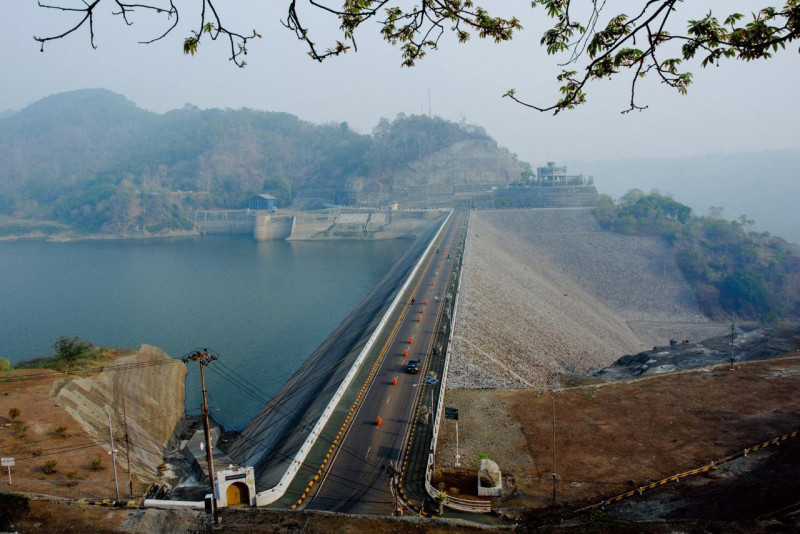 Pembangkit Listrik Tenaga Air (PLTA) Cirata berkapasitas 1.000 MW yang berada di Kabupaten Purwakarta dan Bandung Barat, Jawa Barat sebagai salah satu pembangkit EBT yang terdaftar dalam sistem pelacakan elektronik dari APX TIGRs dan diakui secara internasional untuk mengeluarkan Renewable Energy Certificate (REC).