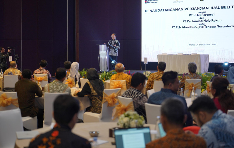 Suasana agenda penandatanganan Perjanjian Jual Beli Tenaga Listrik (PJTBL) antara PLN, PHR, dan PLN MCTN yang diselenggarakan di Jakarta, Minggu (28/9/2025). 